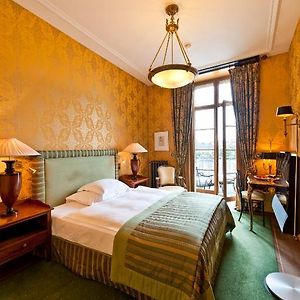 Kamer met een Queen Size Bed
